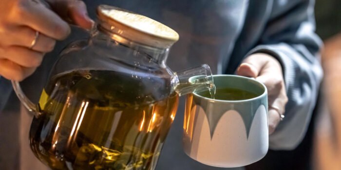 Arbatų pasaulis pradedančiajam – nuo juodosios iki matcha 